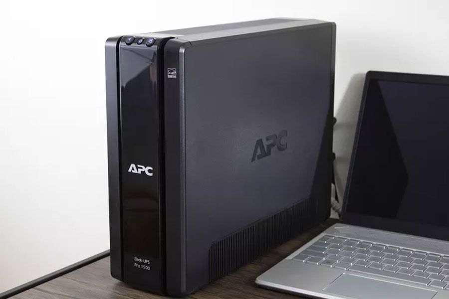 APC UPS 1500VA UPS Battery Backup and Surge Protector BX1500M